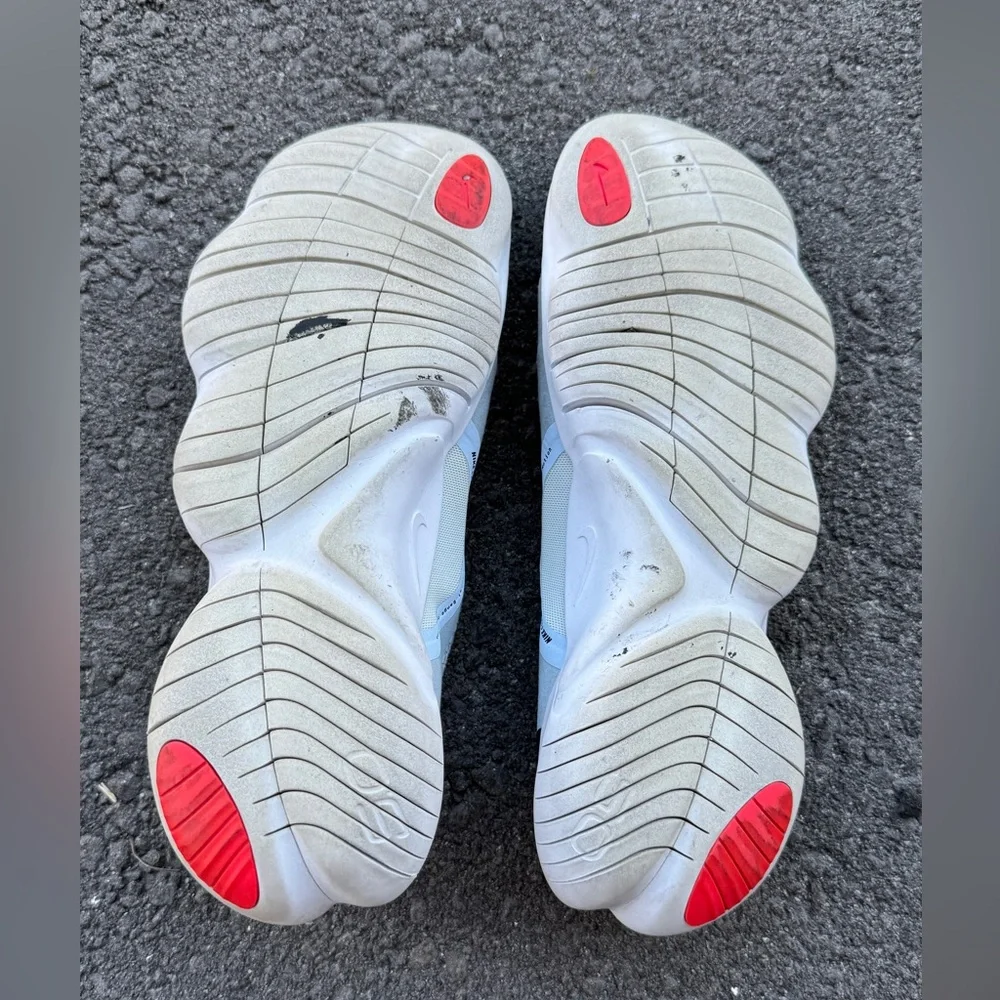 Nike Woman’s Sneakers - Picture 4 of 4